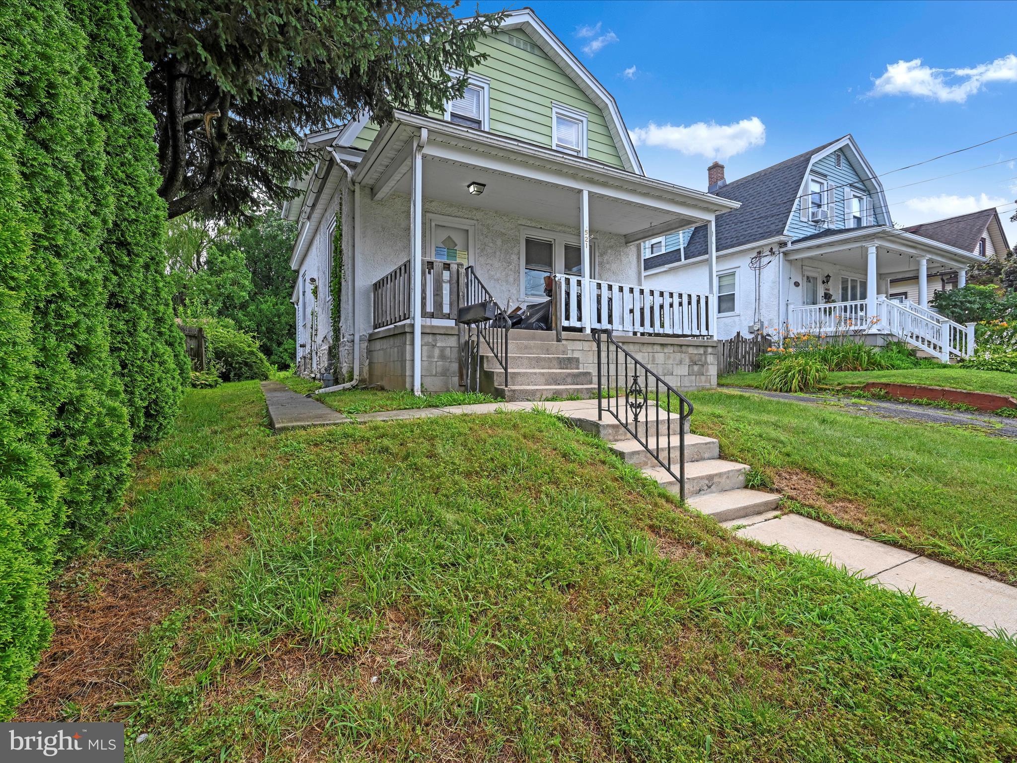 521 Blythe Ave