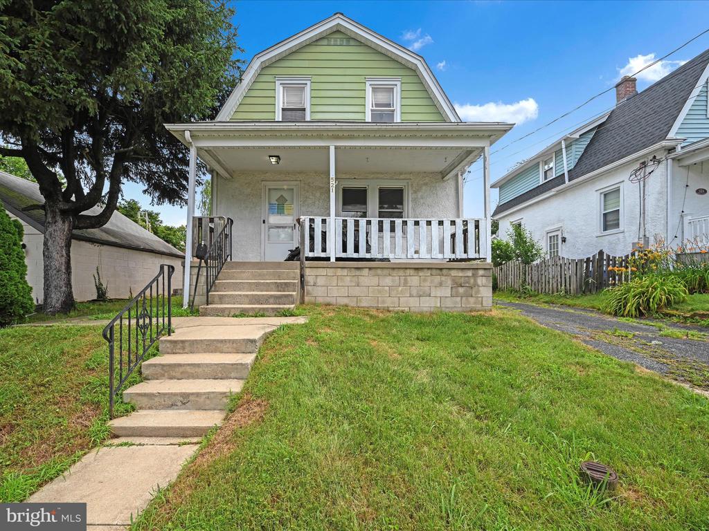 521 Blythe Ave