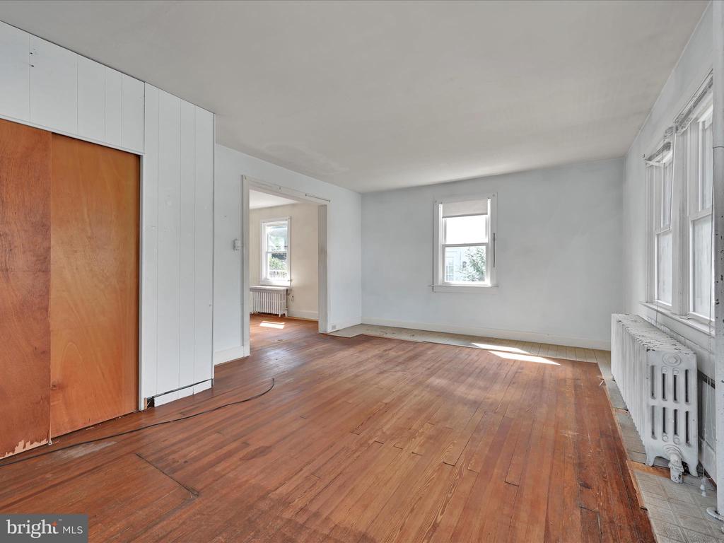 521 Blythe Ave