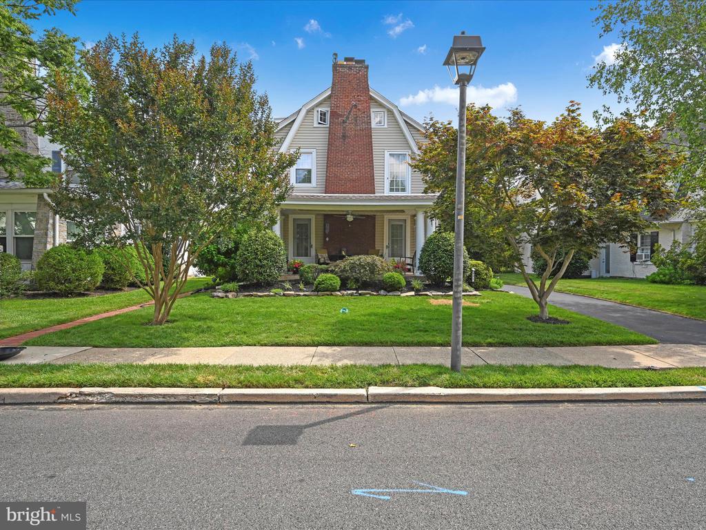 527 Hampshire Rd