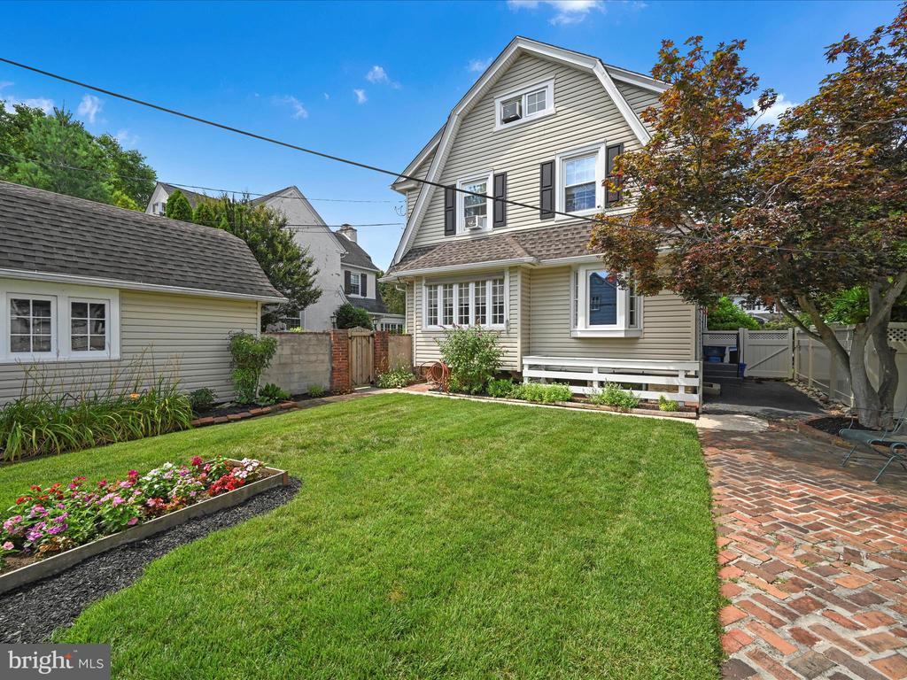 527 Hampshire Rd
