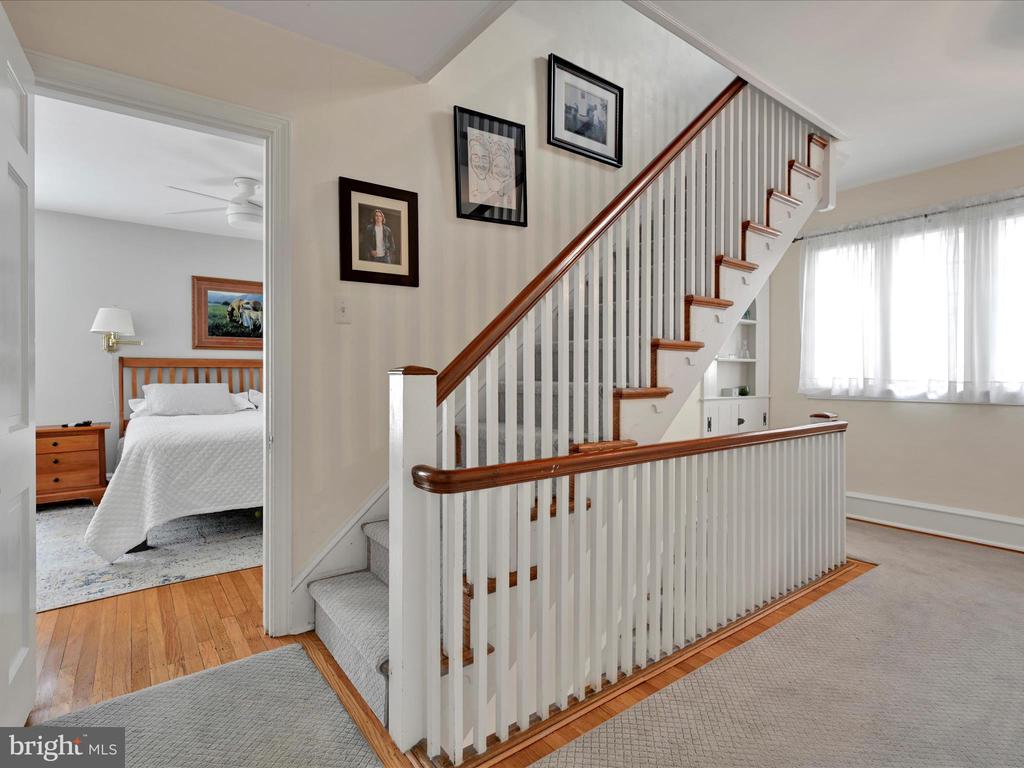 527 Hampshire Rd