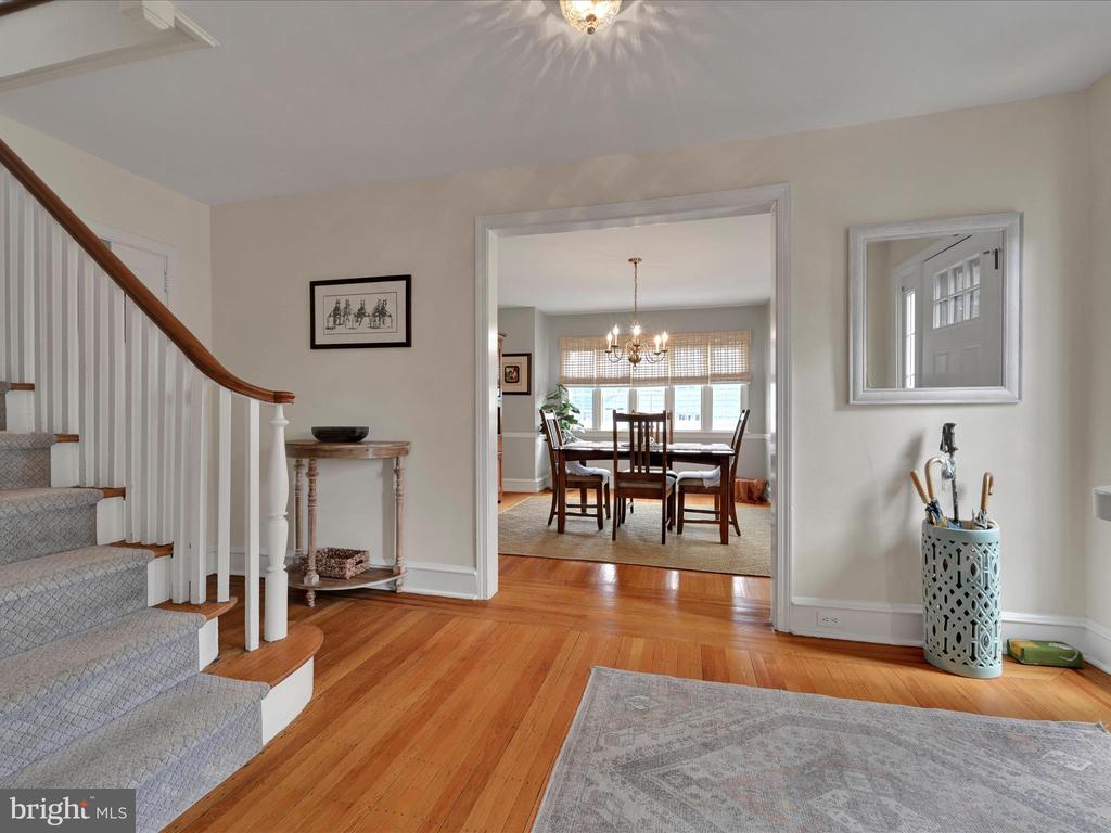 527 Hampshire Rd