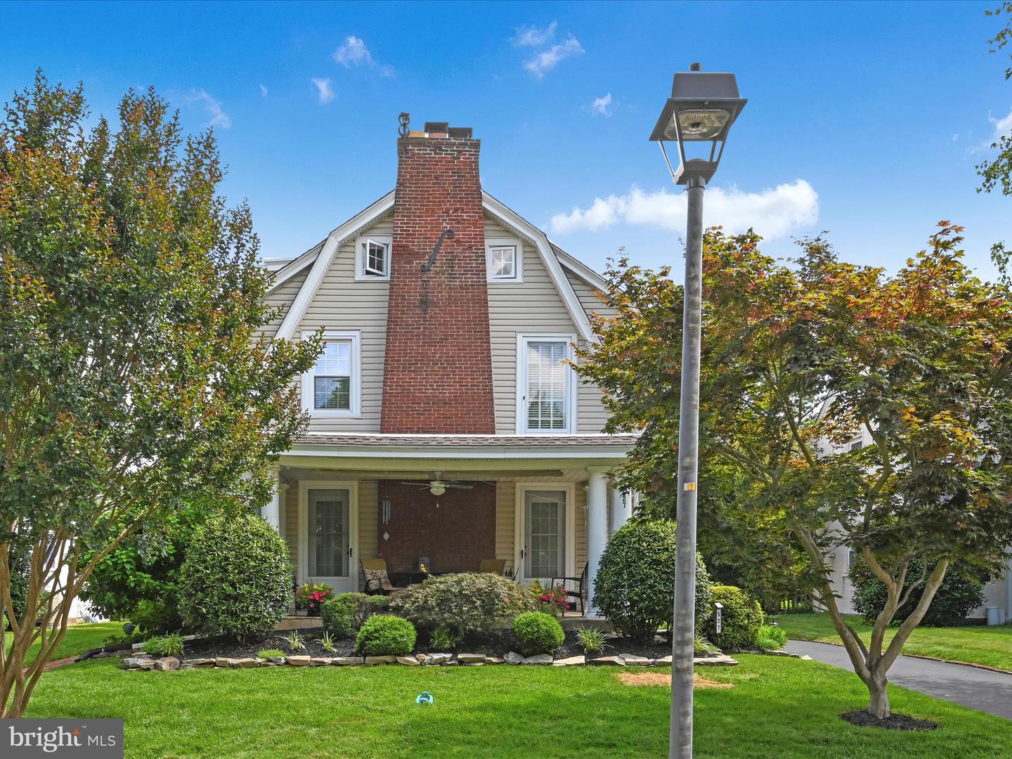 527 Hampshire Rd