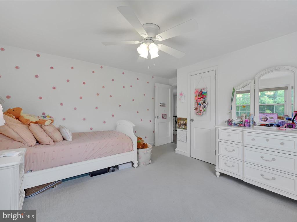 422 PALMERS LANE
