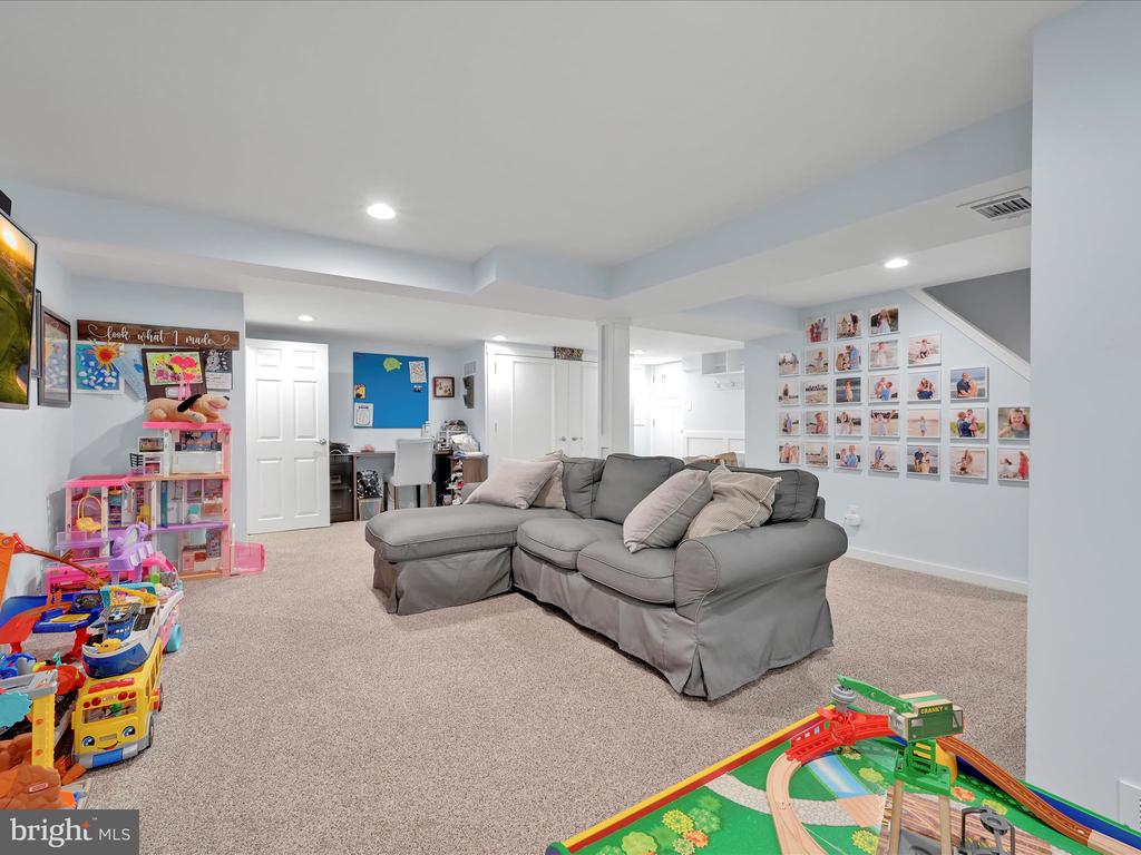 422 PALMERS LANE