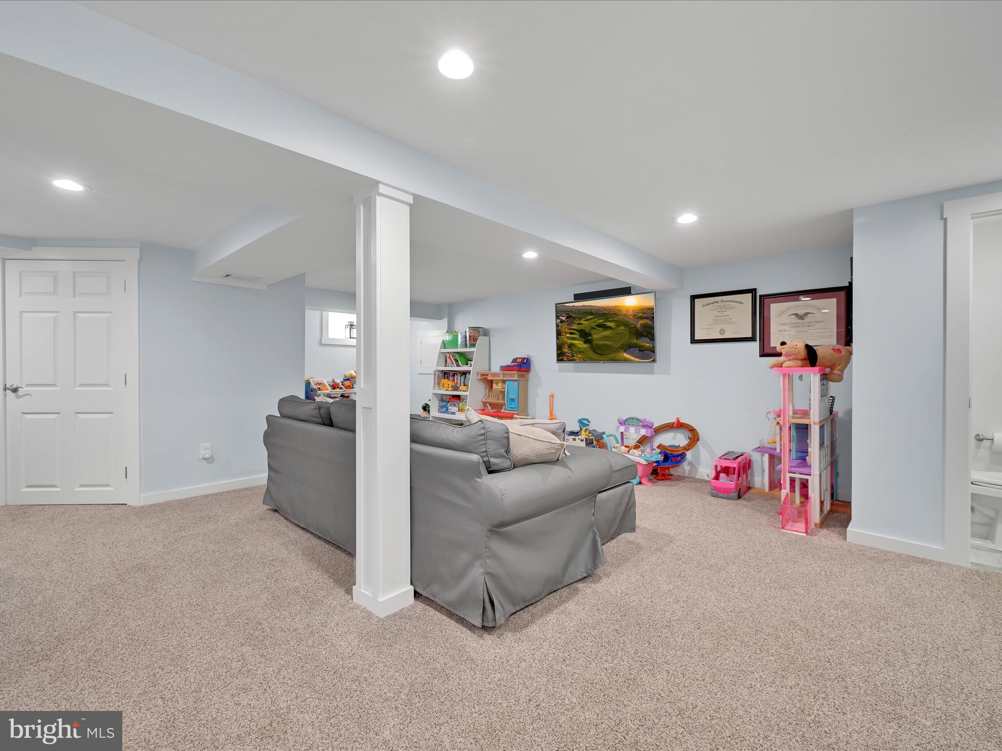 422 PALMERS LANE