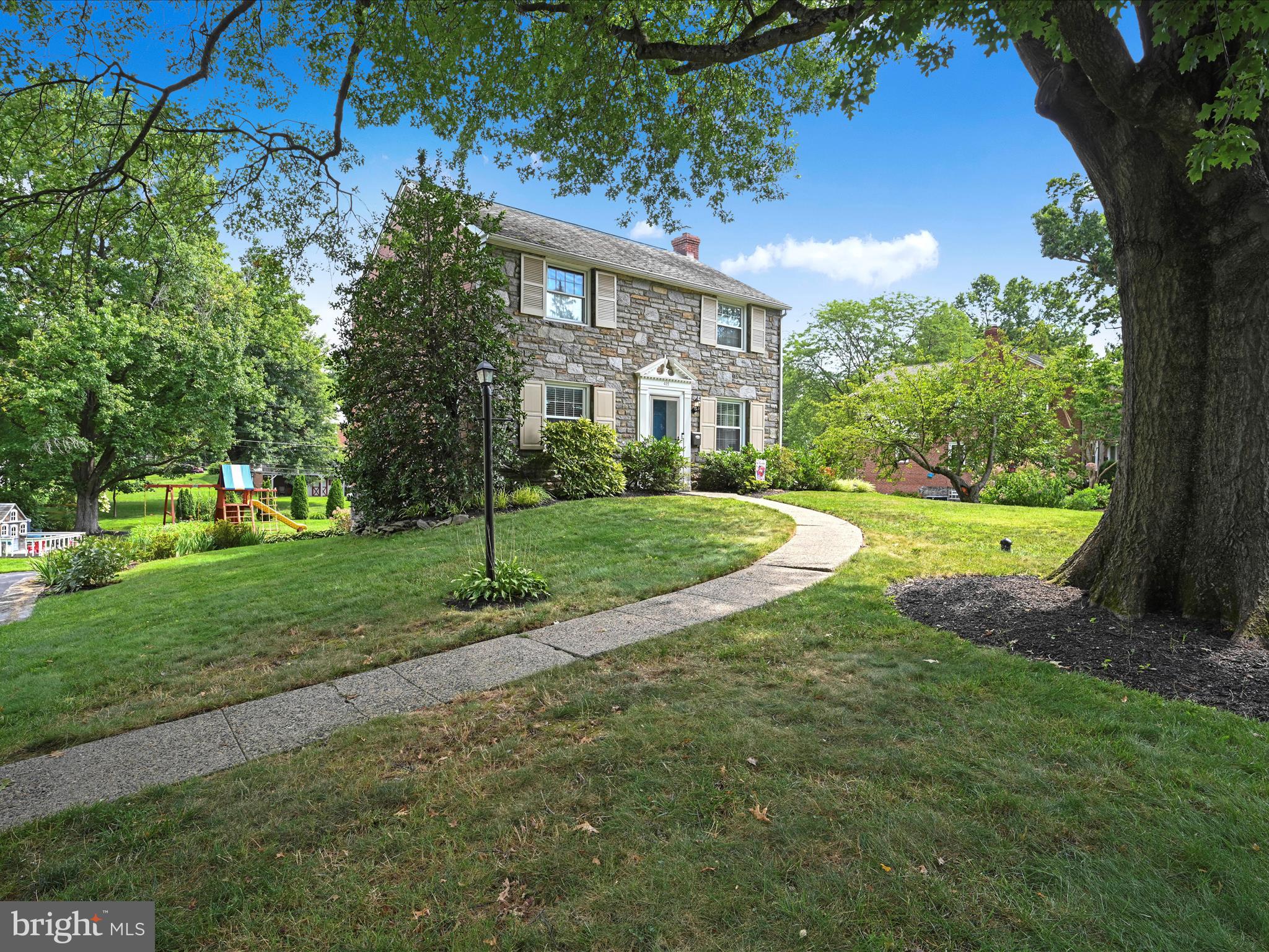422 PALMERS LANE