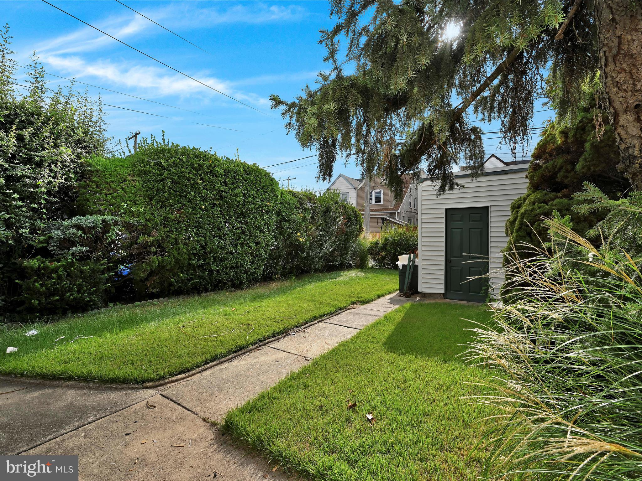 204 CHAPMAN AVENUE