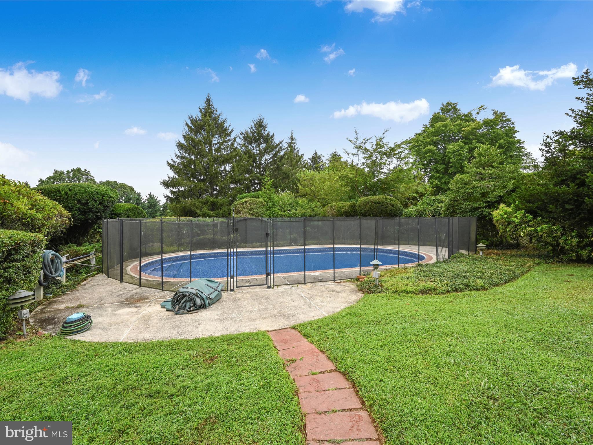 14 STONERIDGE ROAD