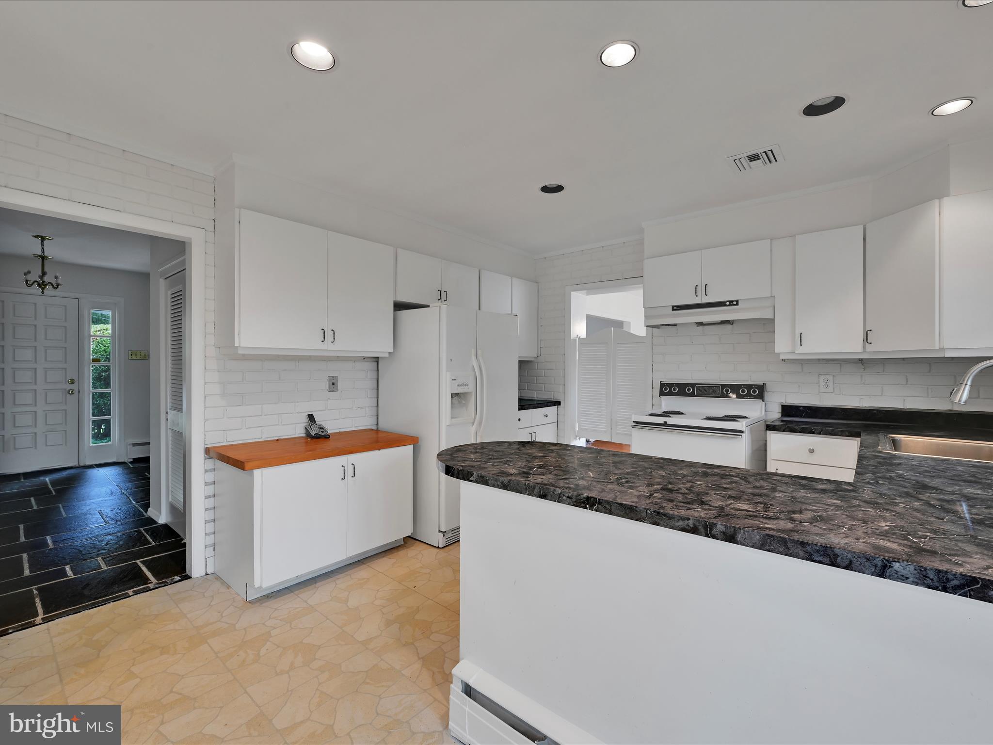 14 STONERIDGE ROAD