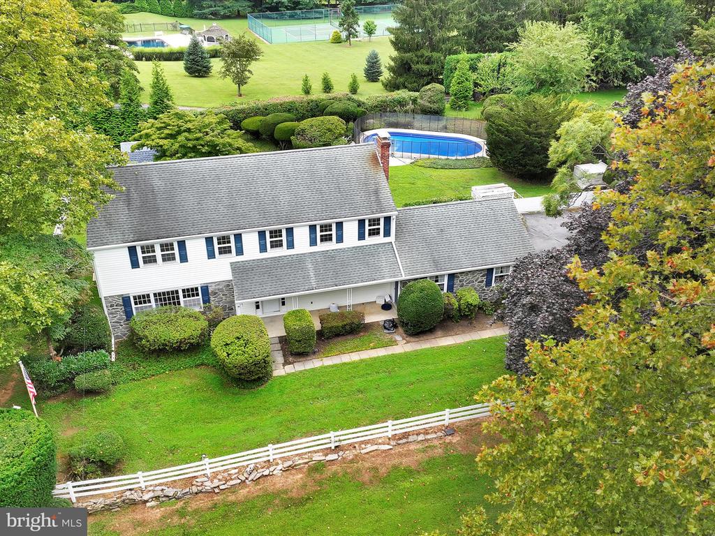14 STONERIDGE ROAD