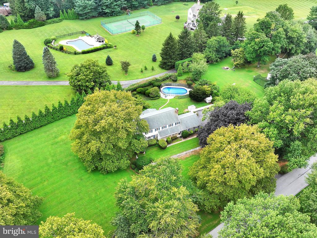 14 STONERIDGE ROAD