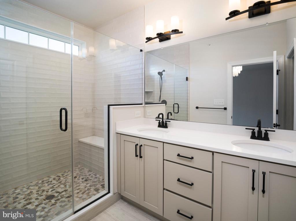 353 HORSESHOE TRAIL