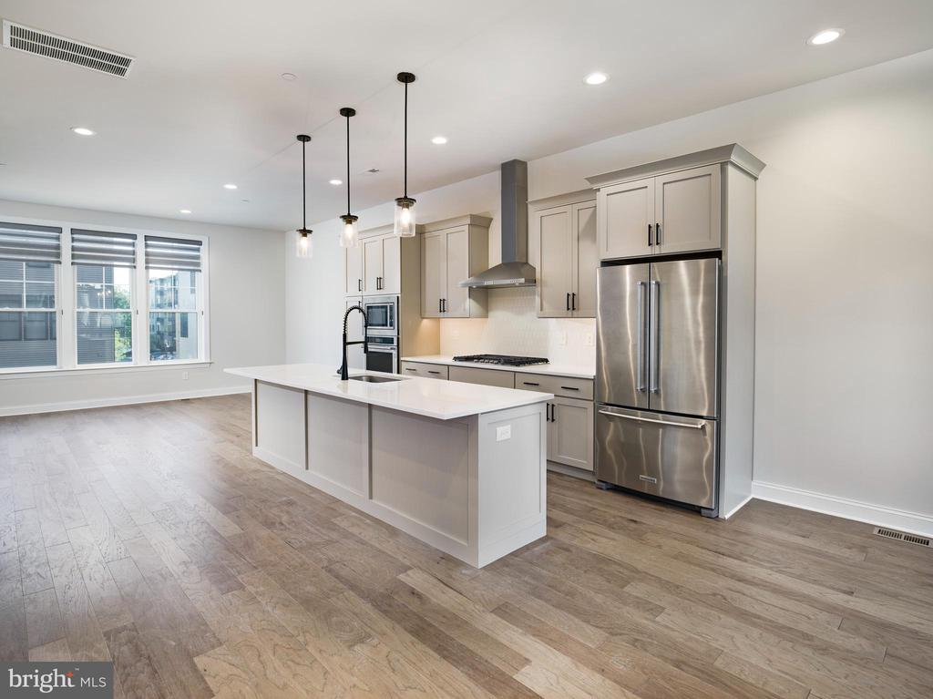 353 HORSESHOE TRAIL