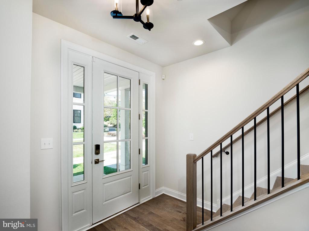 353 HORSESHOE TRAIL