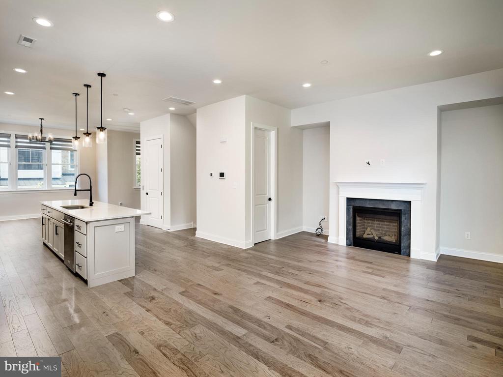 353 HORSESHOE TRAIL