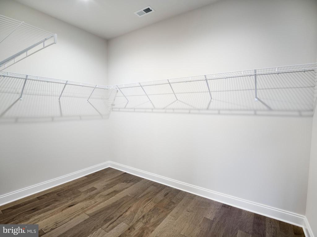 353 HORSESHOE TRAIL