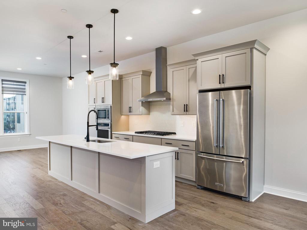 353 HORSESHOE TRAIL