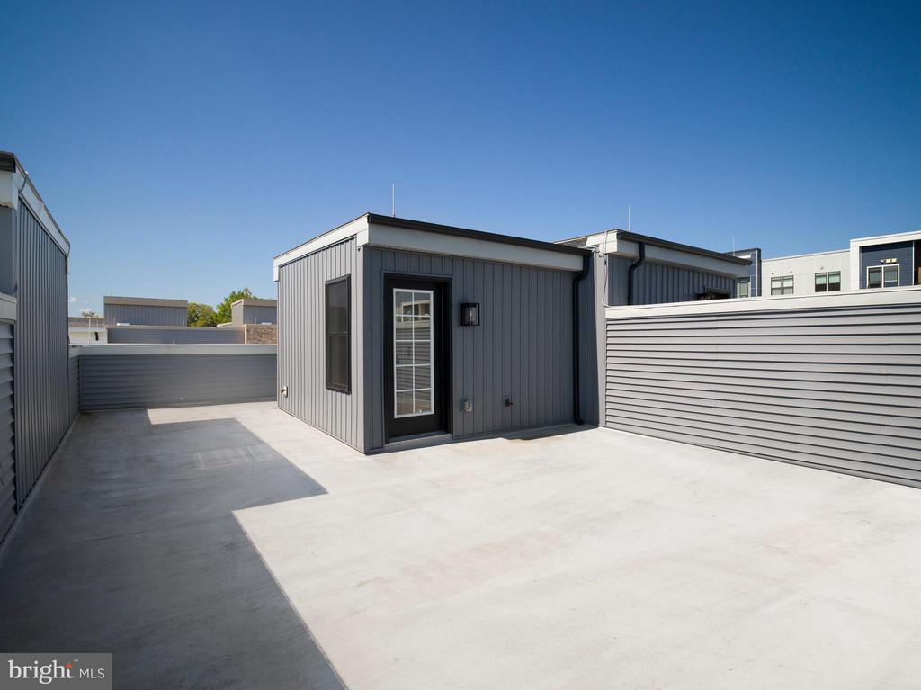 353 HORSESHOE TRAIL
