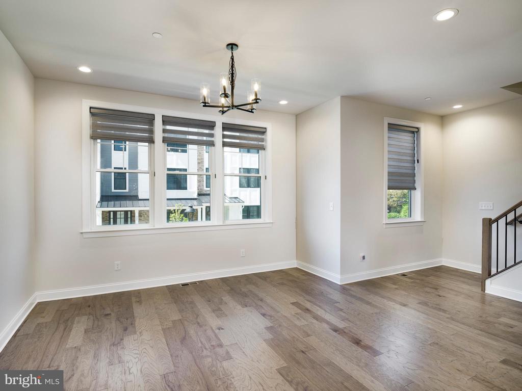 353 HORSESHOE TRAIL