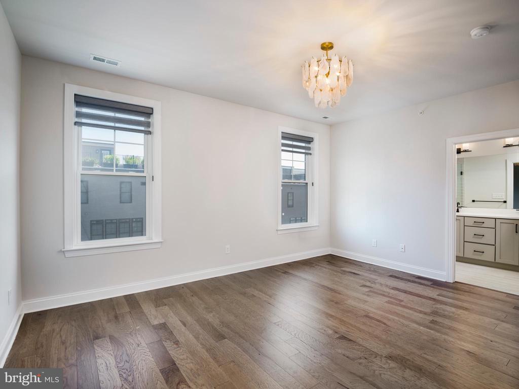 353 HORSESHOE TRAIL