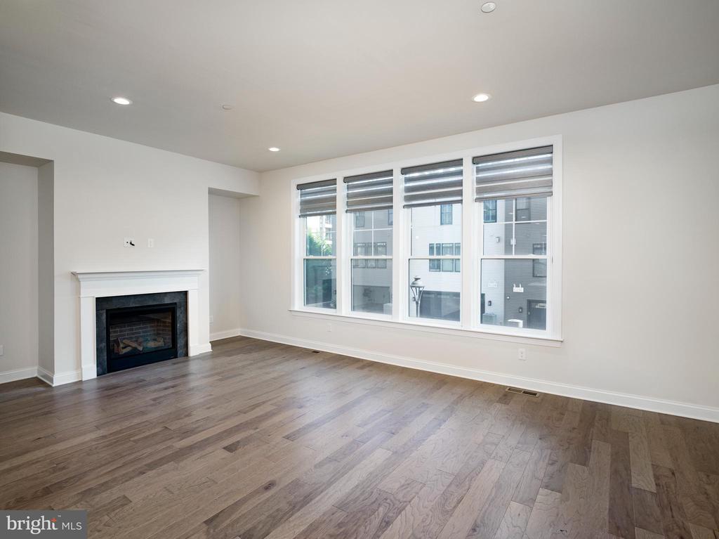 353 HORSESHOE TRAIL
