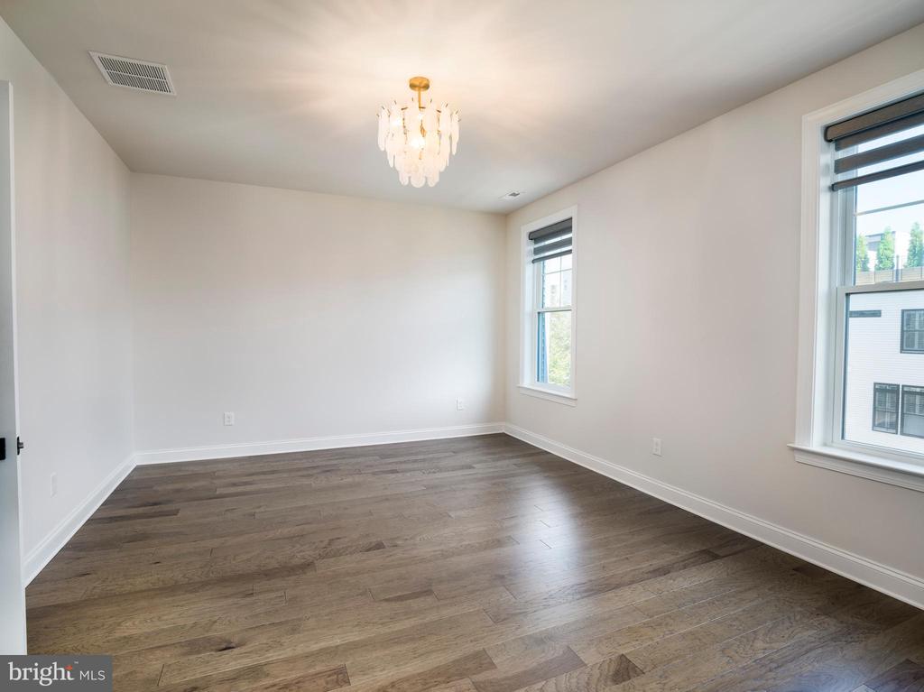 353 HORSESHOE TRAIL