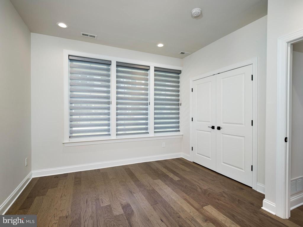353 HORSESHOE TRAIL