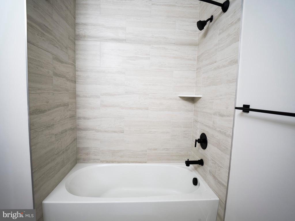 353 HORSESHOE TRAIL