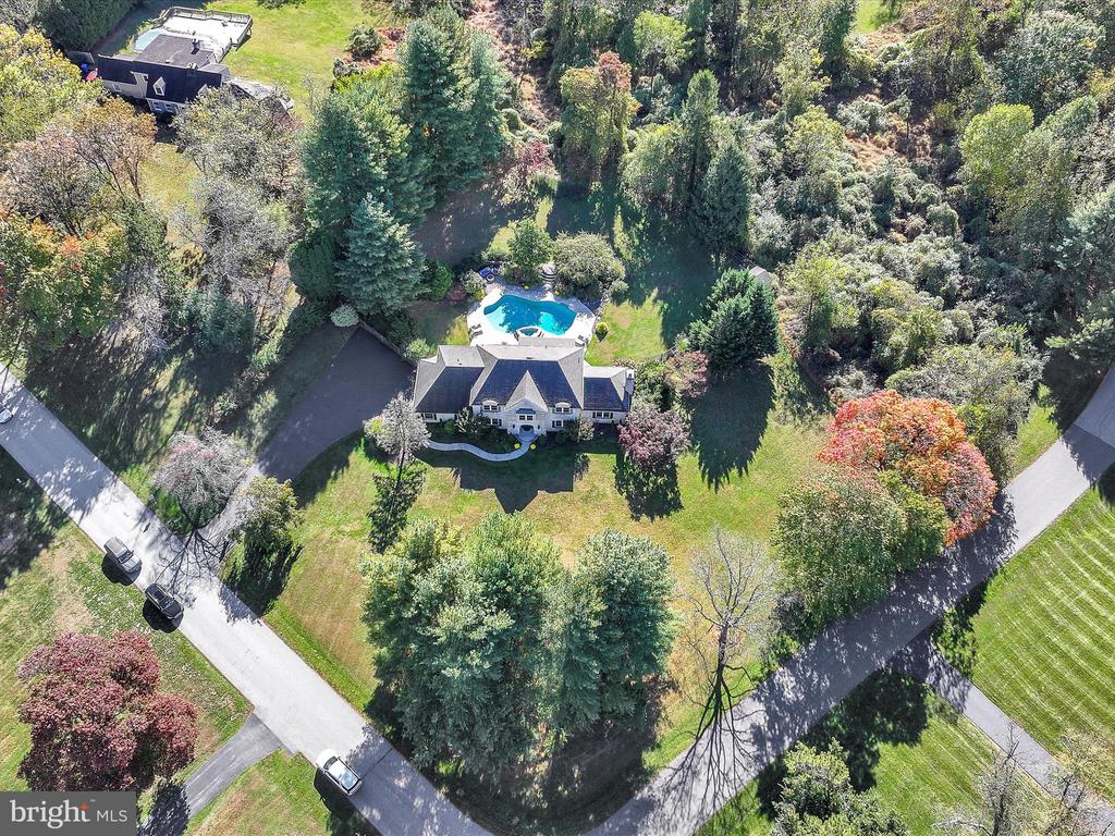 1100 NICOLE DRIVE