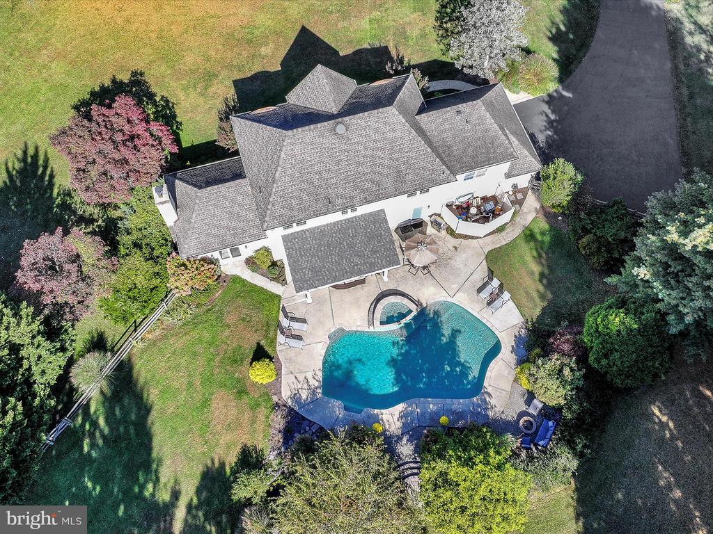 1100 NICOLE DRIVE