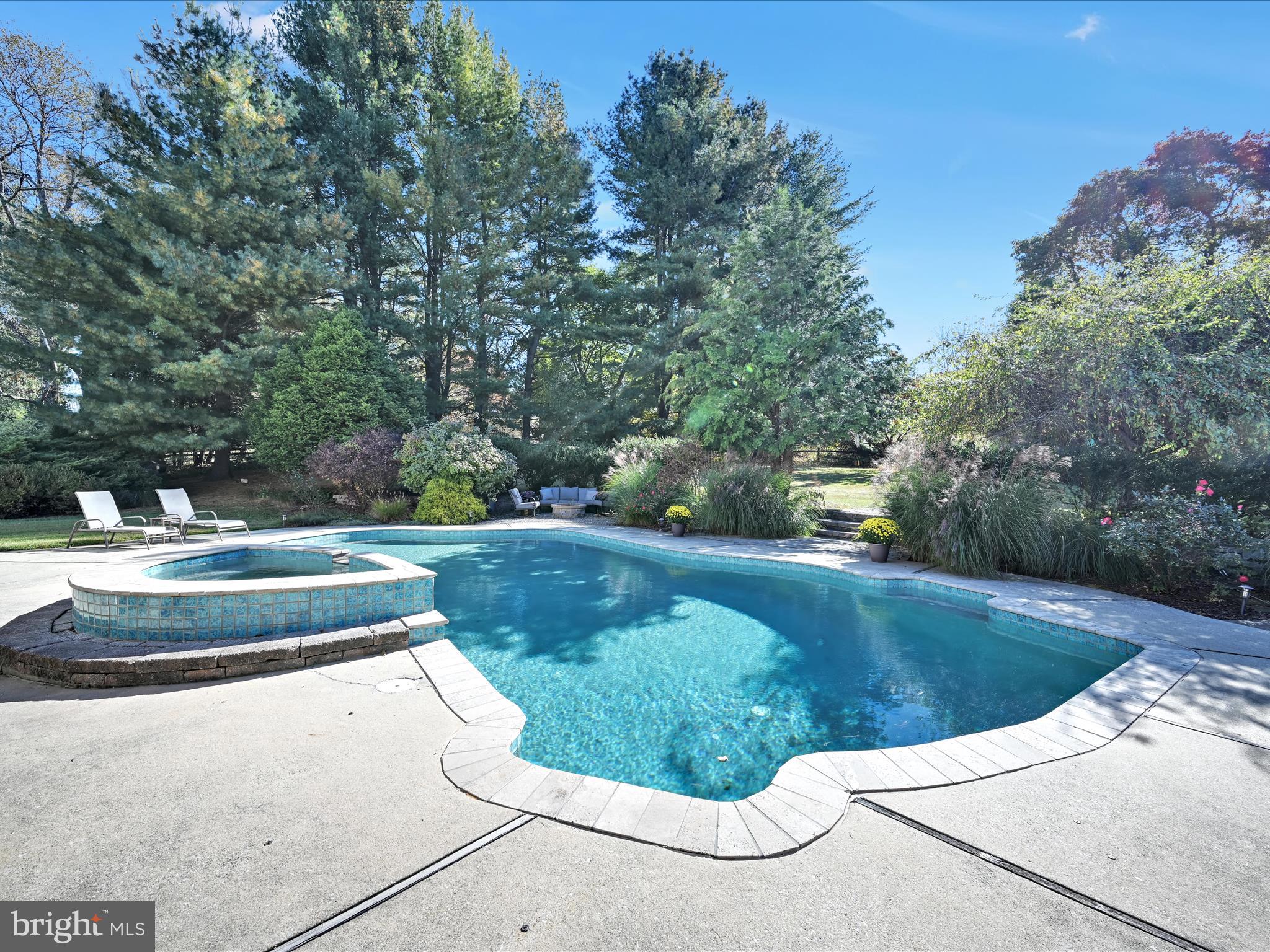 1100 NICOLE DRIVE