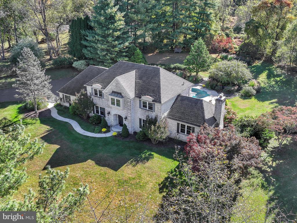 1100 NICOLE DRIVE