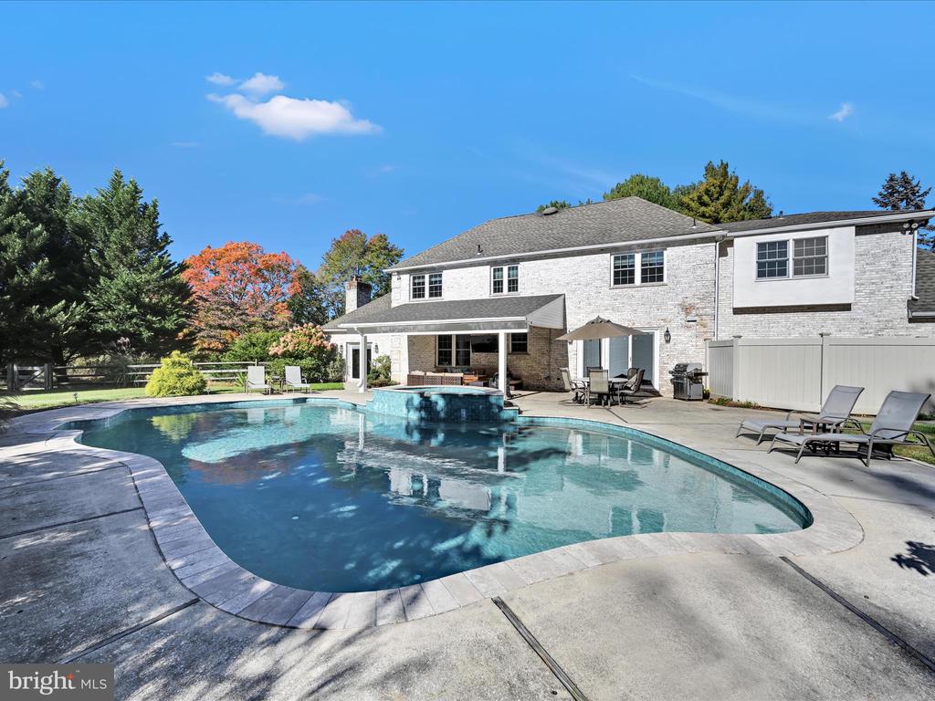 1100 NICOLE DRIVE