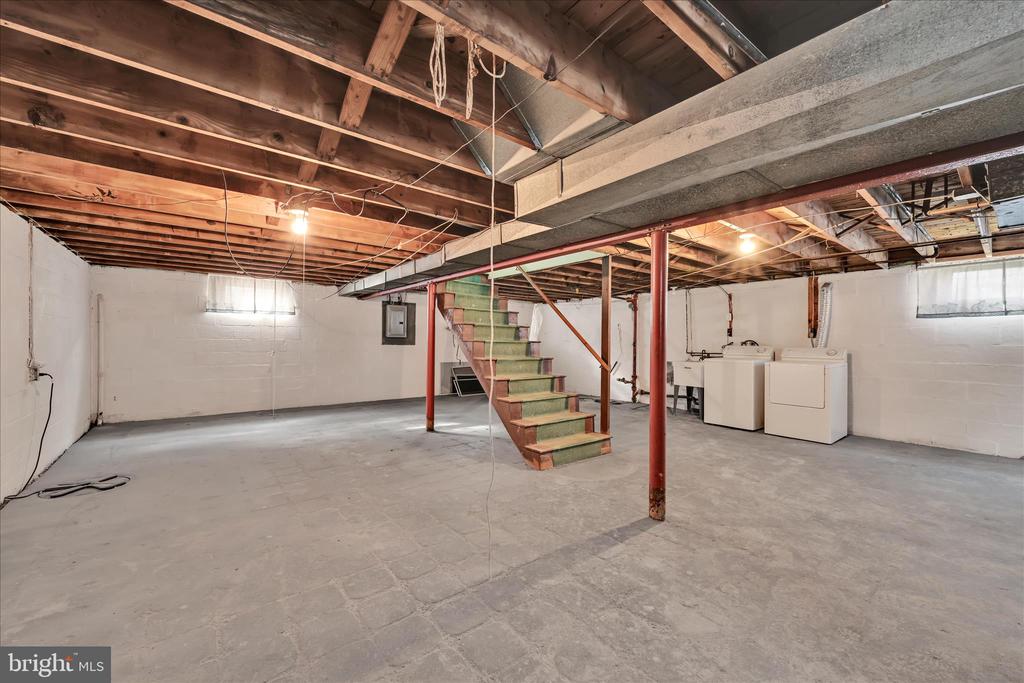 307 JANSEN AVENUE