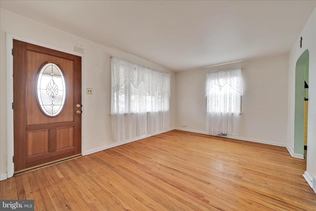307 JANSEN AVENUE