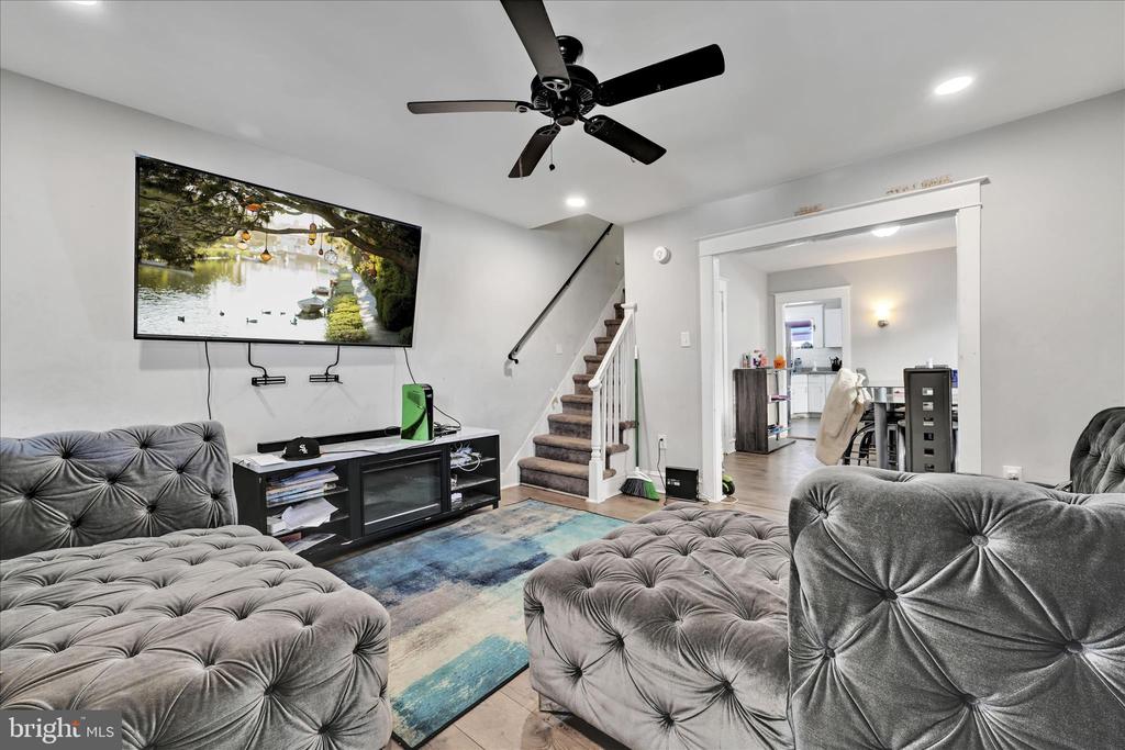 204 E AVON ROAD
