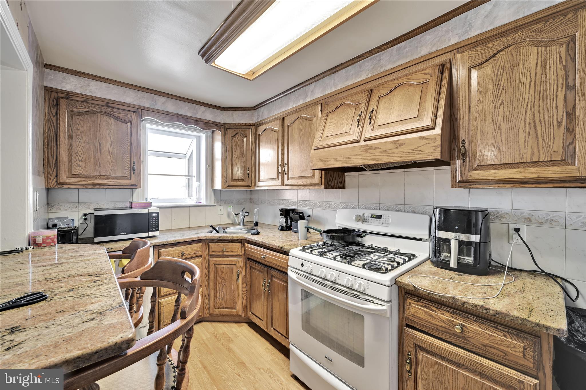 217 E GREENWOOD AVENUE