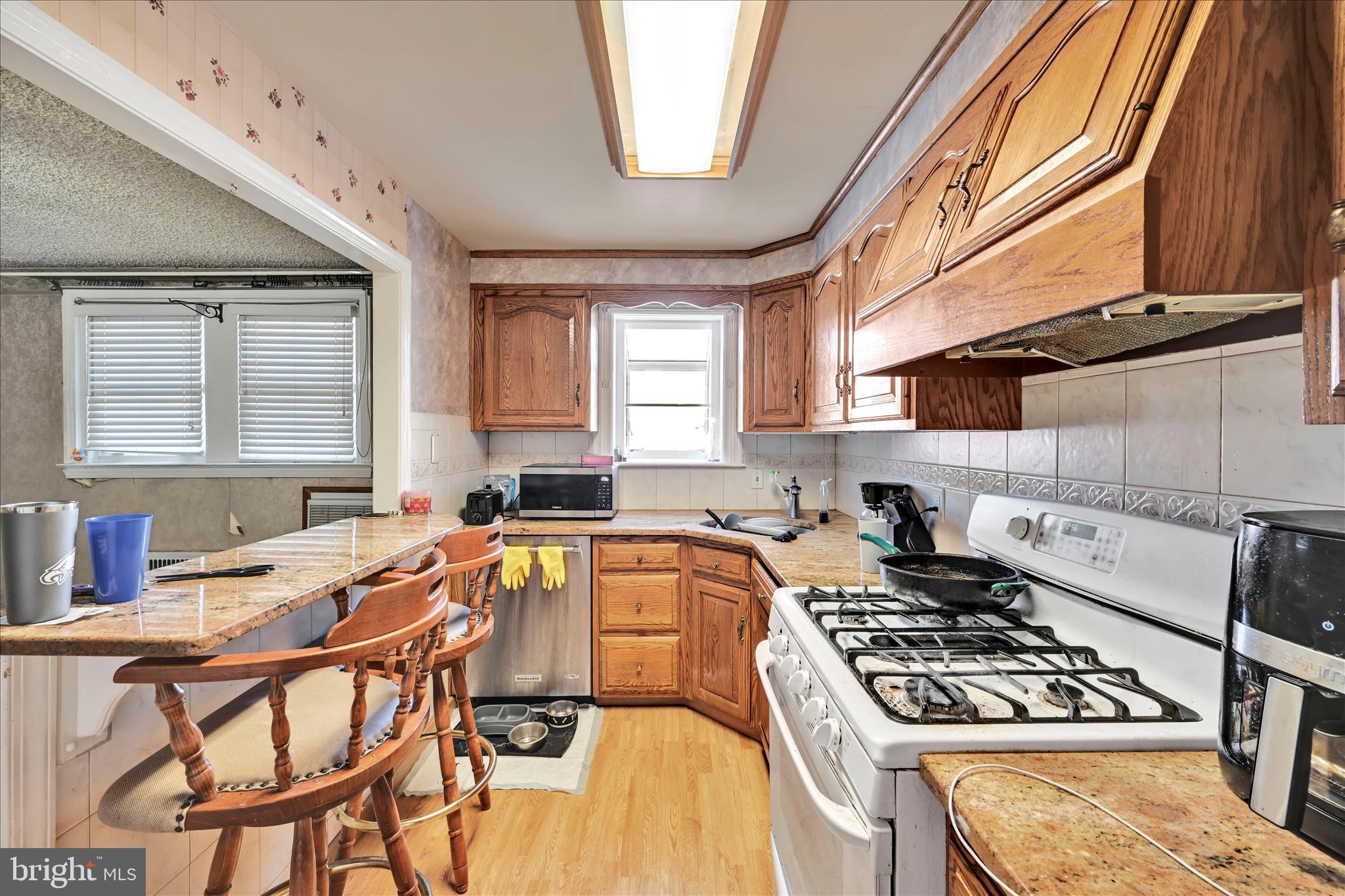 217 E GREENWOOD AVENUE