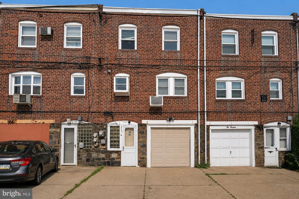 217 E GREENWOOD AVENUE
