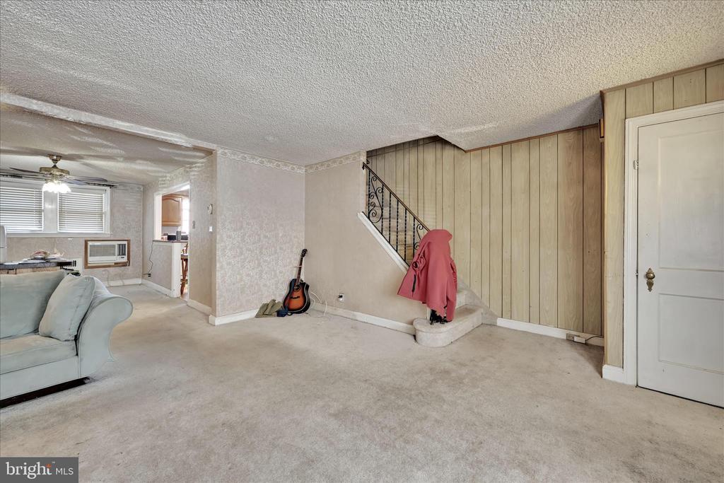 217 E GREENWOOD AVENUE