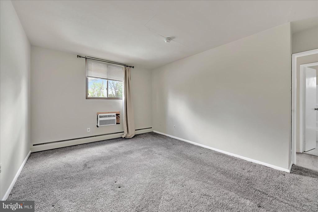 100 E GLENOLDEN AVENUE P12