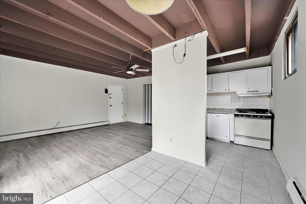 100 E GLENOLDEN AVENUE P12