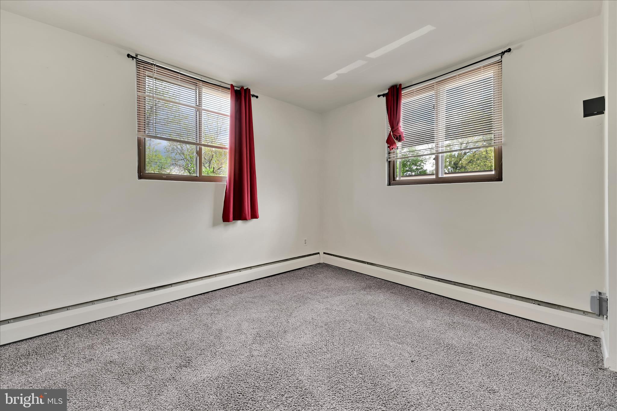 100 E GLENOLDEN AVENUE P12