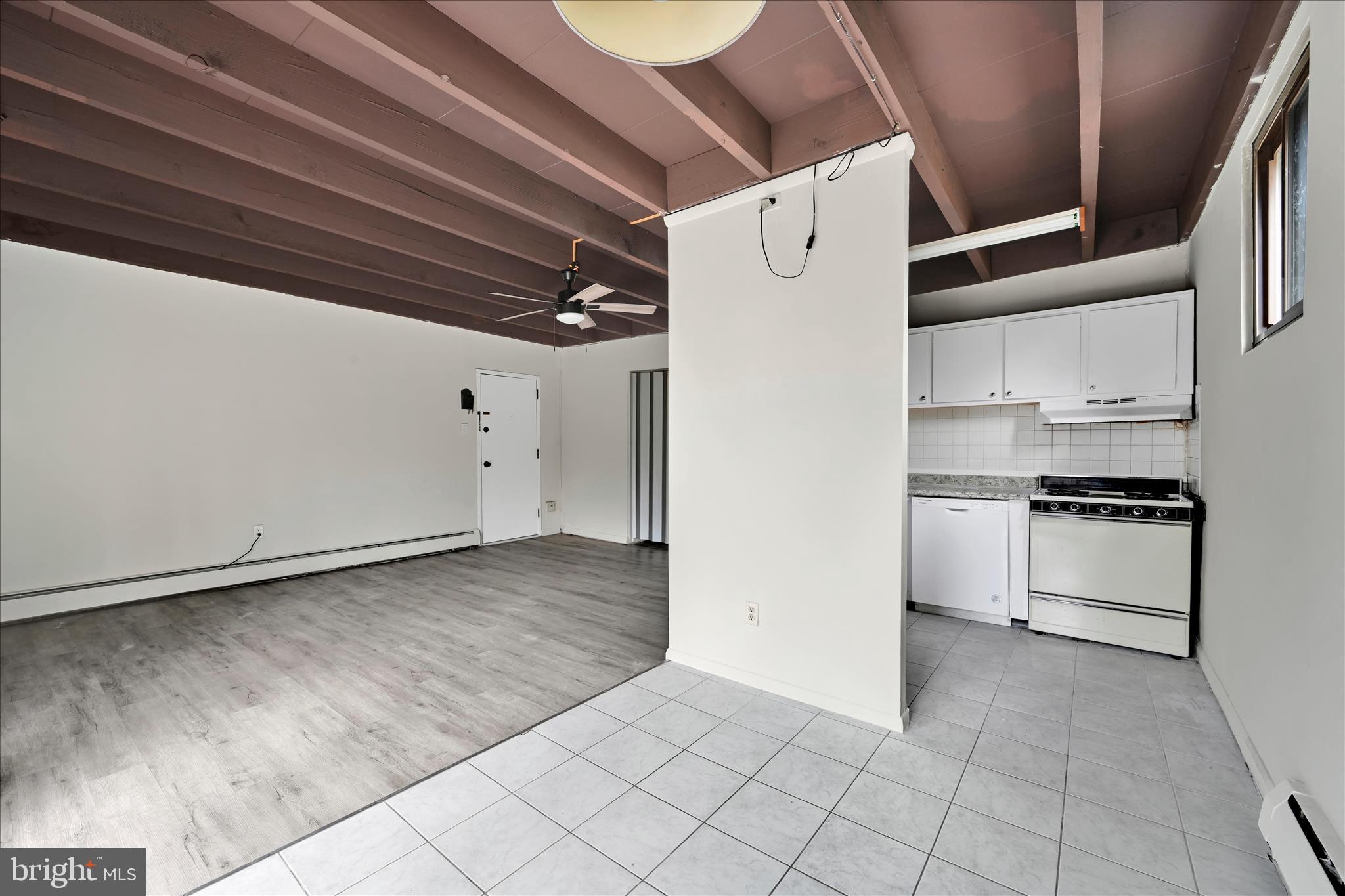 100 E GLENOLDEN AVENUE P12