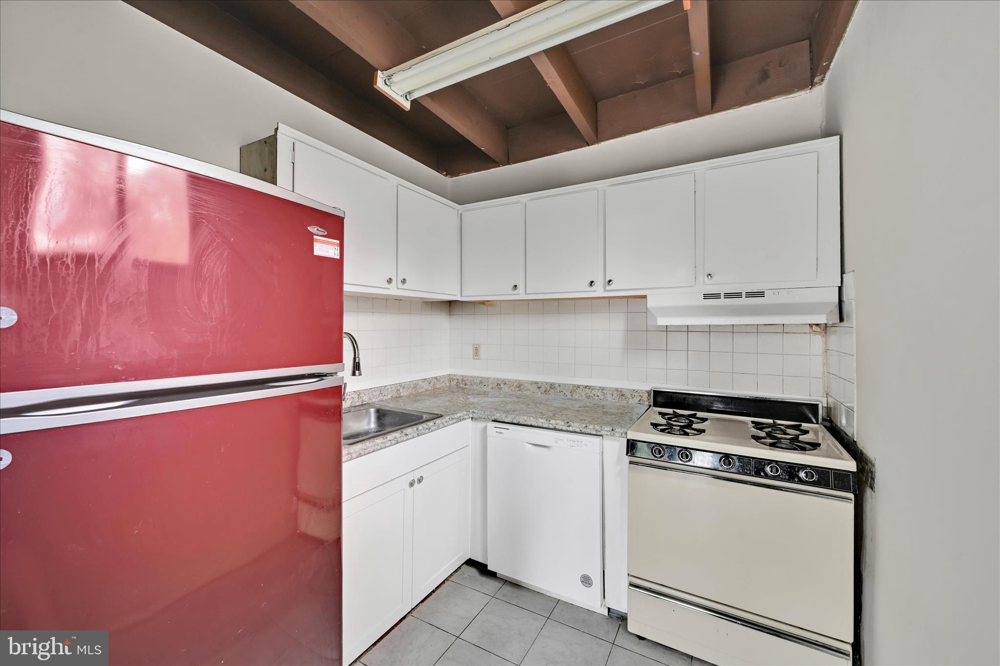 100 E GLENOLDEN AVENUE P12