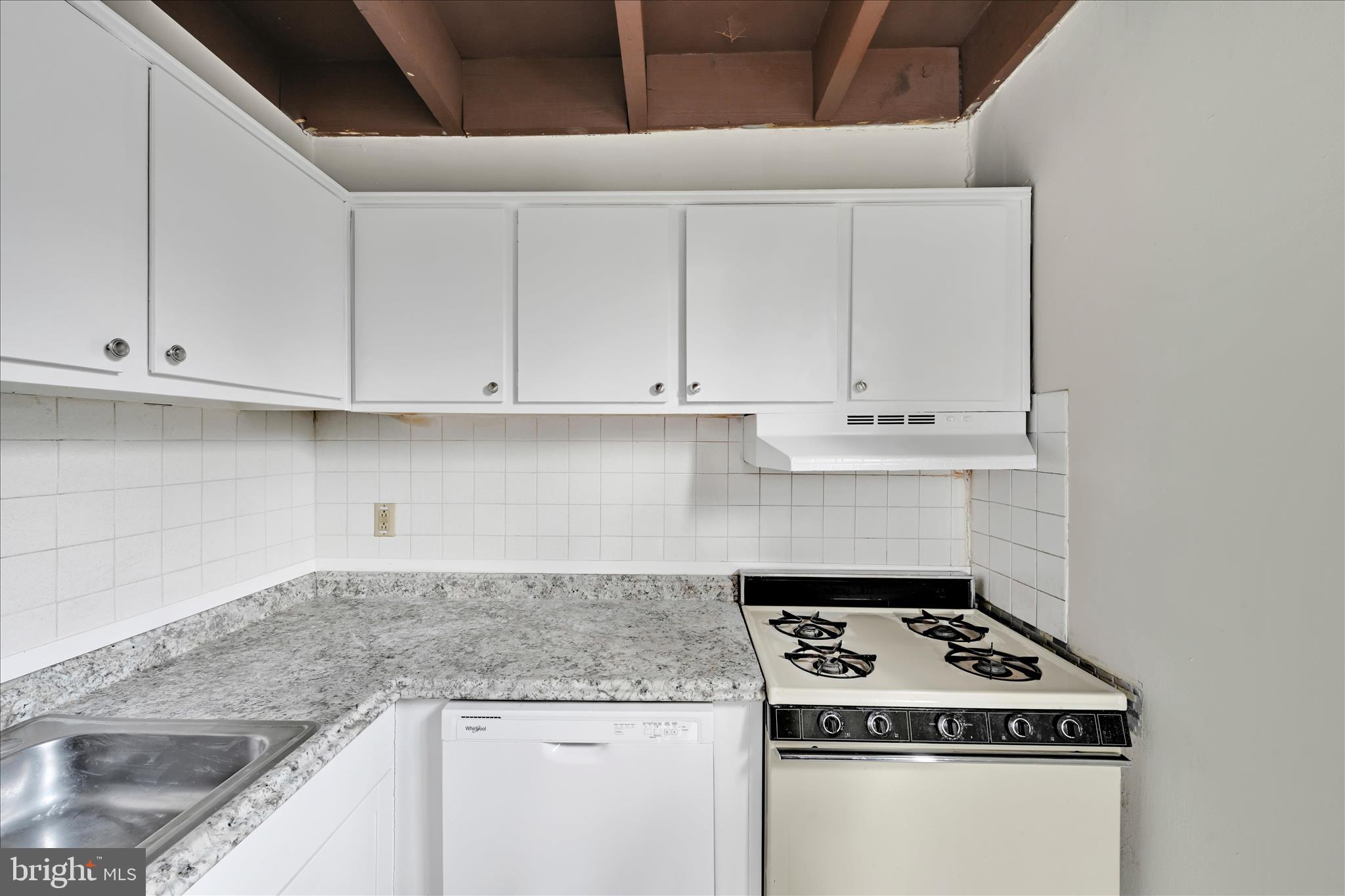 100 E GLENOLDEN AVENUE P12