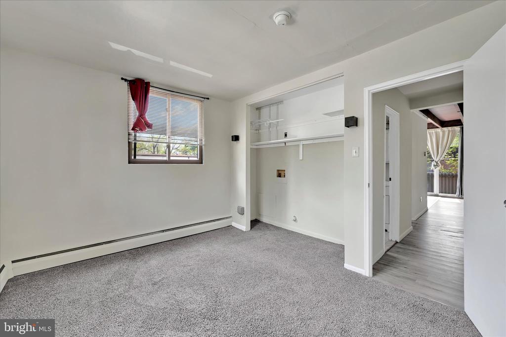 100 E GLENOLDEN AVENUE P12