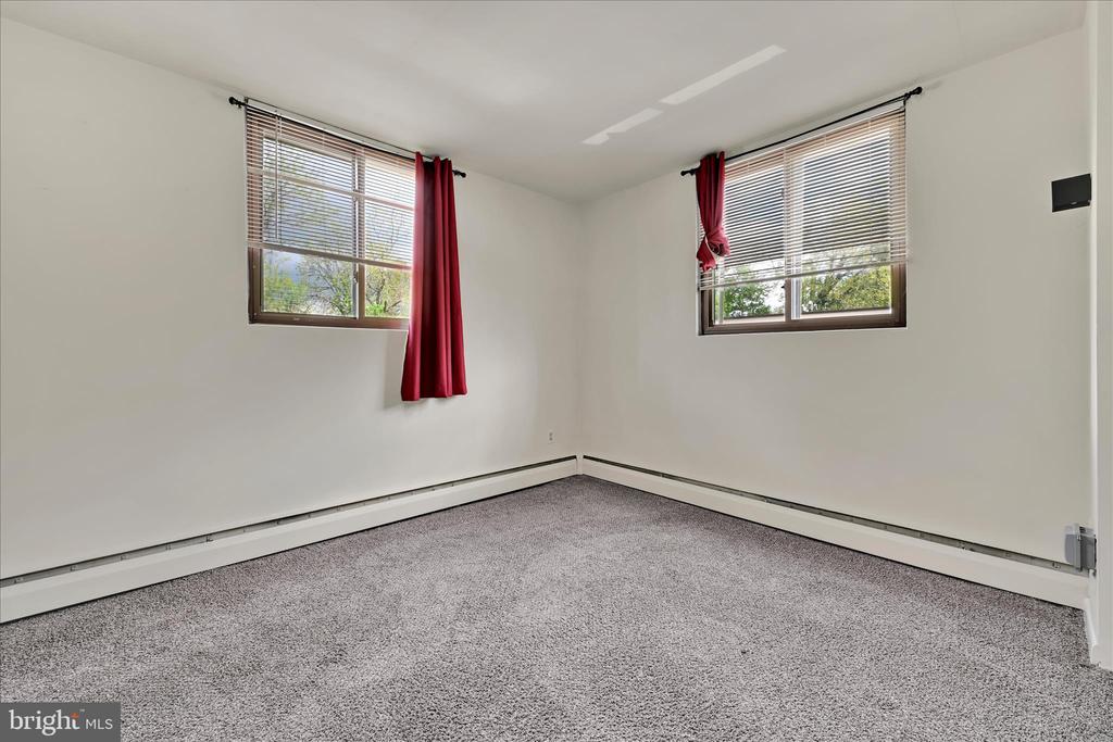 100 E GLENOLDEN AVENUE P12